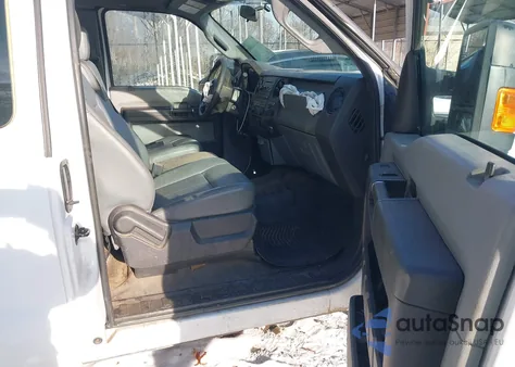 2015 Ford F-250 Xl z USA, uszkodzony, nr VIN 1FT7X2A6XFEB18903